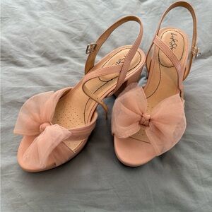 Elegant Pink Bow Sandals by LifeStride